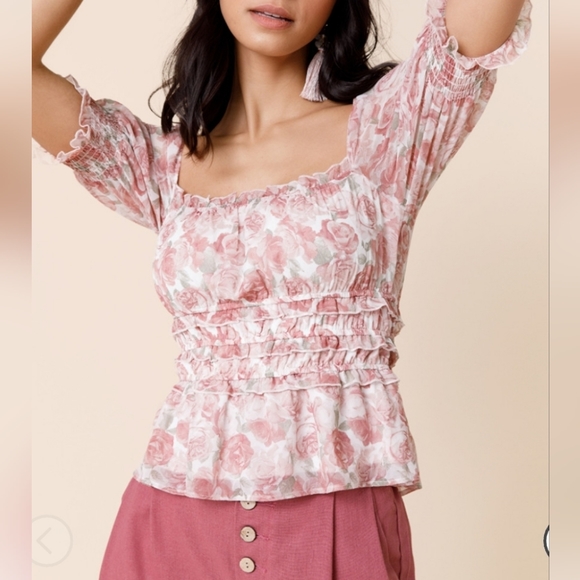 Francesca's Collections Tops - NWT Francesca’s Pink Rose Top size Large